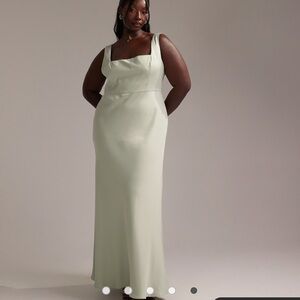 Elegant Women's Green Dress